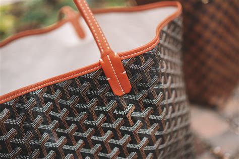 bags that look like goyard.